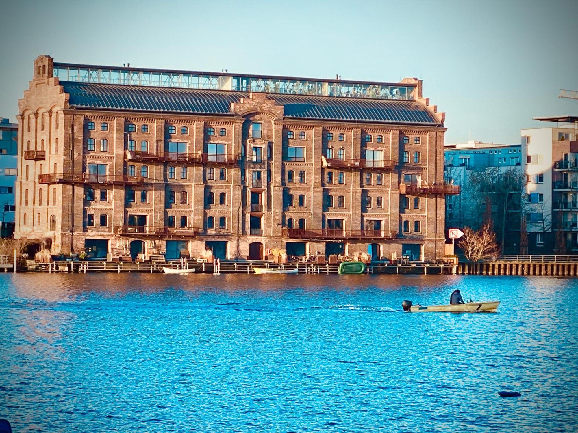 Schoene Aussichten Mitten In Berlin - Il Sole Екстериор снимка